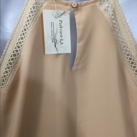 New Gorgeous Sleeveless Dress with beautiful details - Picture 3 of 10